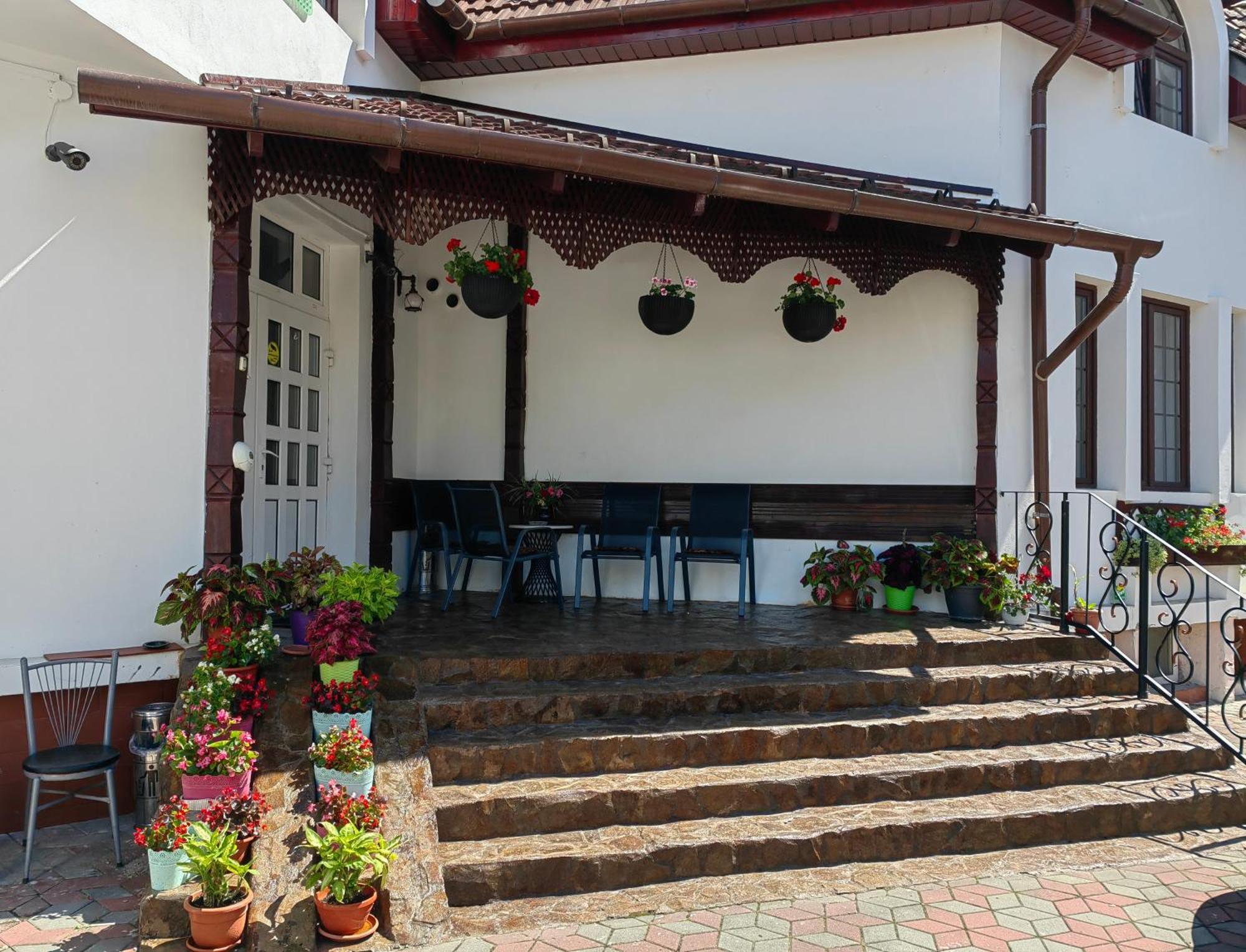 Pensiunea Millenium Sibiu With Parking - Motorcycle Friendly Travel Routes Exterior foto