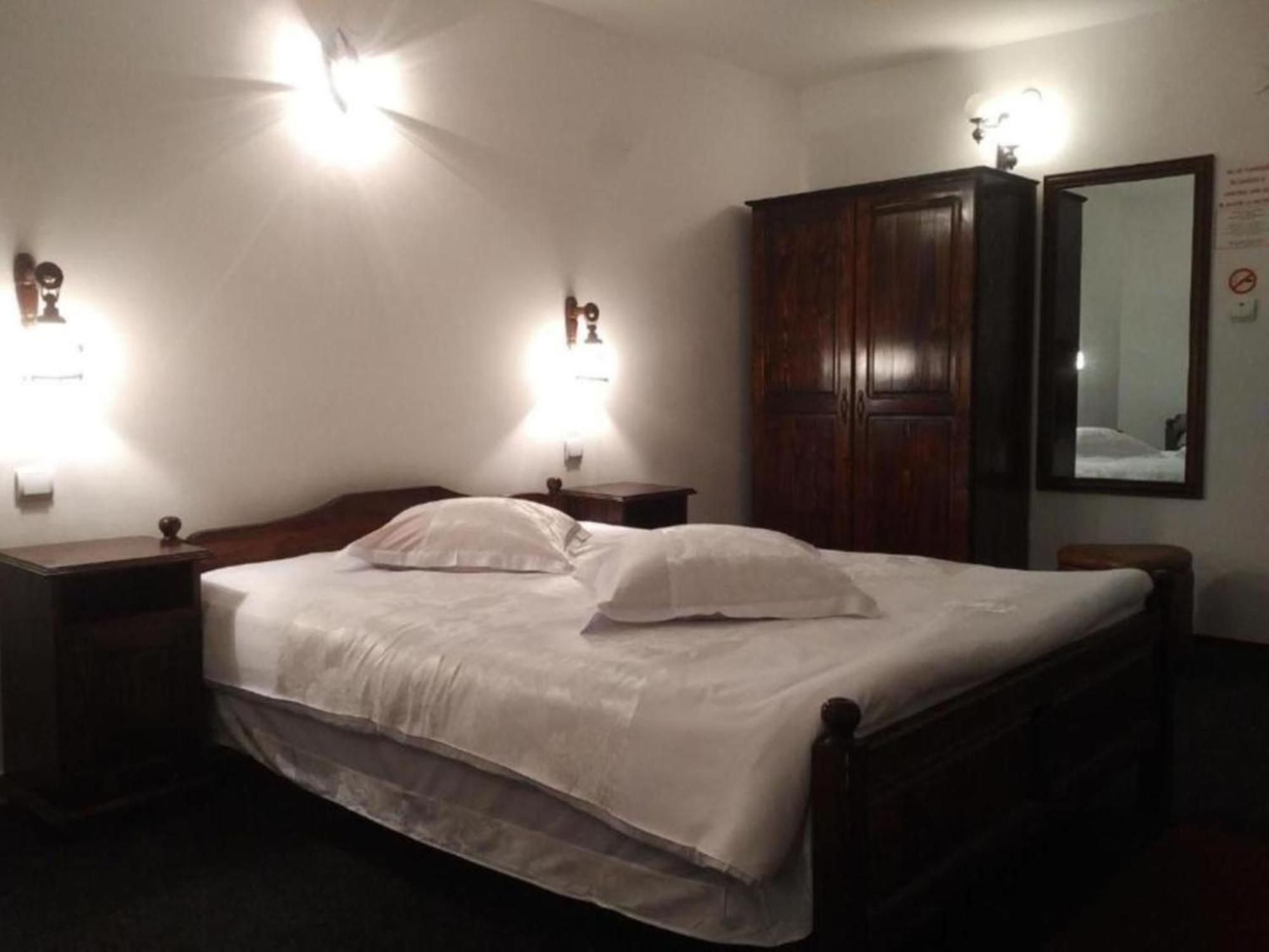 Pensiunea Millenium Sibiu With Parking - Motorcycle Friendly Travel Routes Exterior foto